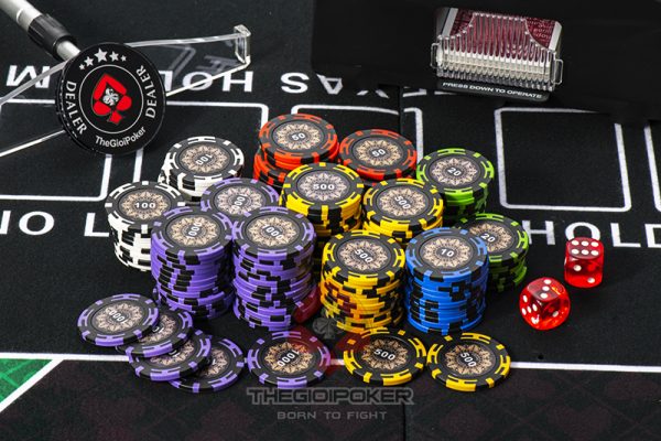 Chip poker Crown được làm từ các mệnh giá 5 đến 10,000