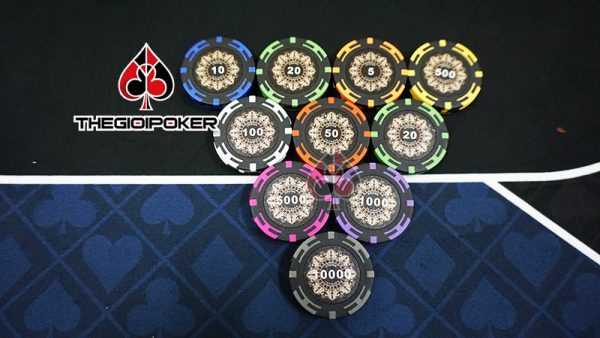 phỉnh poker crown có số cao cấp