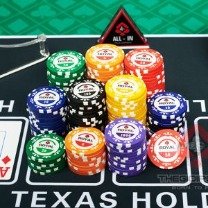 Phỉnh Poker Royal được thiết kế sang trọng theo phong cách hoàng gia
