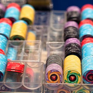 khay poker đựng 100 chip poker