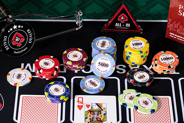 Chip Poker Ceramic Napoleon được sản xuất từ mệnh giá 5 đến mênh giá 10.000