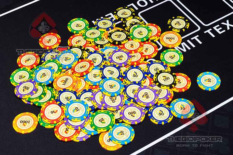 Chip Poker Patrios gồm các mệnh giá từ 5 đến 5000