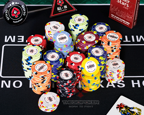 Chip Poker Keramik Napoleon diproduksi dari denominasi 5 hingga 10.000 VND