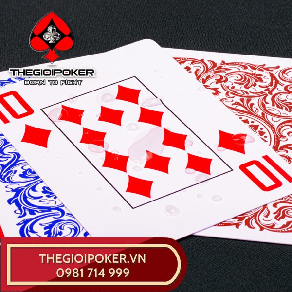 Bài poker rio được làm từ 100% plastic chống nước