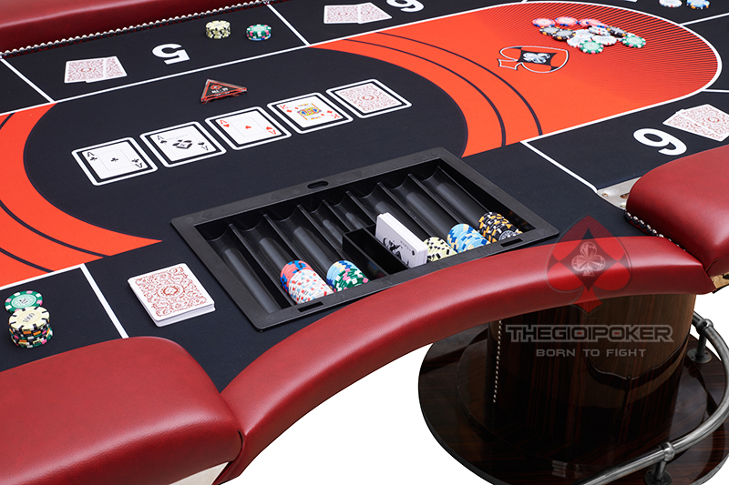 Bàn Poker được trang bị khay, ly, hộp rake chuyên nghiệp
