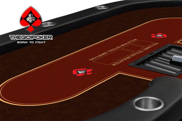 Mặt bàn poker được làm từ vải chuyên dụng gaming suede cho bề mặt láng mịn, kháng nước và chống cháy lan an toàn