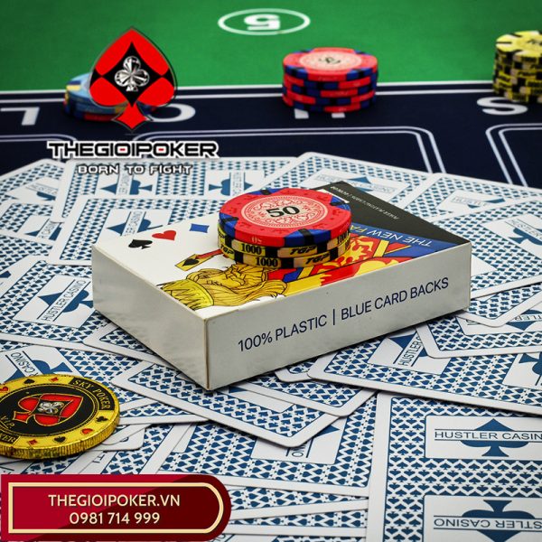 Bài Poker Hustler gồm 2 màu xanh biển và xanh lá