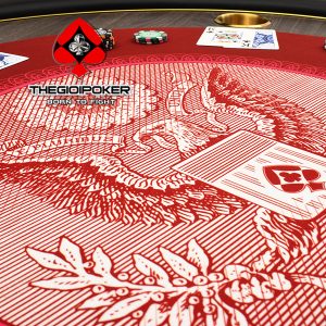 Mặt bàn poker được làm từ vải chuyên dụng có khả năng kháng nước và chống cháy lan an toàn