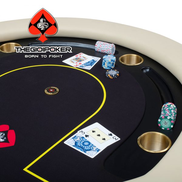 Bàn poker được thiết kế hiện đại với viền Rake Track sang trọng