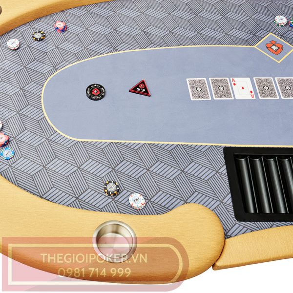 Mặt bàn poker được làm từ vải chuyên dụng gaming suede cho bề mặt láng mịn, kháng nước và chống cháy lan an toànMặt bàn poker được làm từ vải chuyên dụng gaming suede cho bề mặt láng mịn, kháng nước và chống cháy lan an toàn